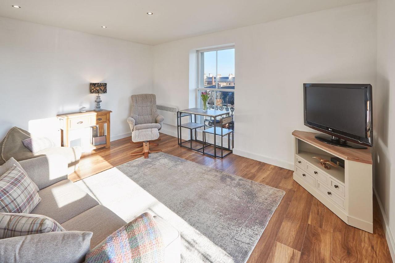 Host & Stay - Abbey Court Apartment Уитби Екстериор снимка